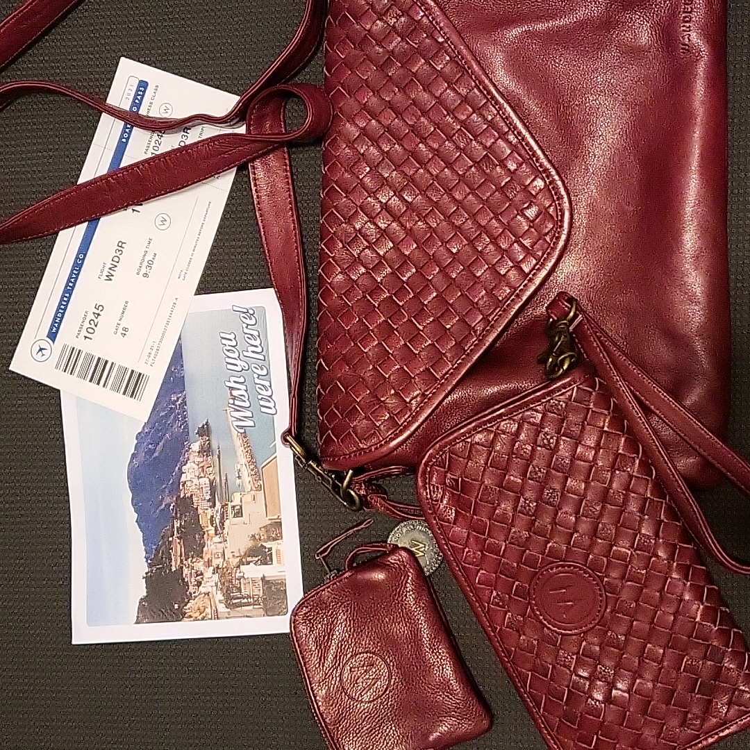 Women's Woven Leather Crossbody Bag In Wine